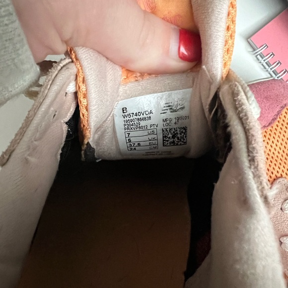 New Balance 57/40 shoes - Picture 6 of 8